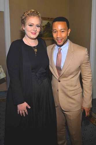 Elton John and John Mayer helped  Adele overcome voice hemorrhage.