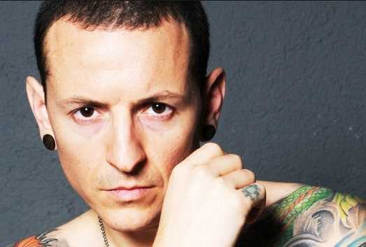 Sexy tattoos of Chester Bennington