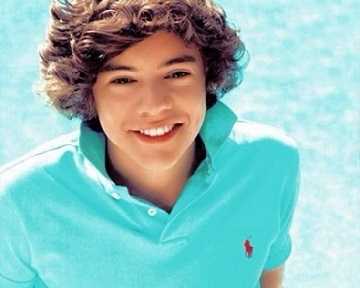 Cute pics of Harry Styles
