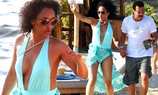 70 year old Lionel Richie is dating 30 year old 