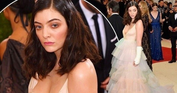 Wedding pics of Lorde
