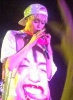 Horny Miley Cyrus eats a fan's panty