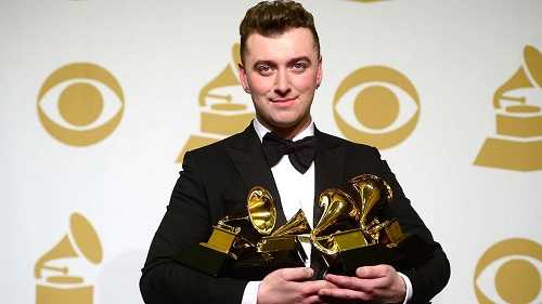 Sam Smith has double jointed fingers