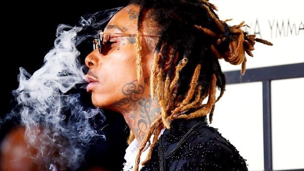 Addicted Wiz Khalifa smokes every 5 minutes