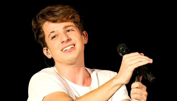 Live performance of Charlie Puth.