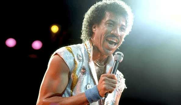 Live performance of Lionel Richie