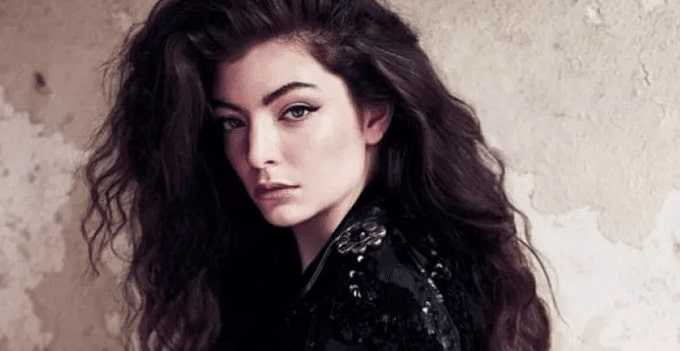 Sexy pics of Lorde