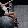 Miley Cyrus – Wrecking Ball